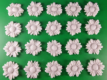 20 x Edible 3D 30mm daisies daisy flowers icing toppers, cake cupcakes decorations T015