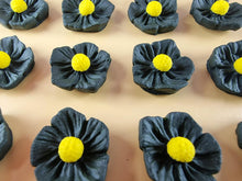 12 x Edible 3D 20mm flowers icing toppers, cake cupcakes decorations T105
