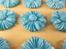 12 x Edible 3D 35mm Daisies, Daisy Flowers, icing toppers, cake cupcakes decorations T081