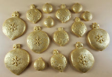 15 x Edible 3D 50mm Christmas Baubles, icing toppers, cake cupcakes decorations T091