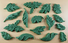 16 x Edible 3D Mixed Sized Leaves, Leaf, icing, cupcake toppers T139
