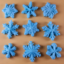 9 x Edible 3D 30mm Snowflakes Snow icing toppers, cake cupcakes decorations T063