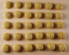 30 x Edible 3D 11mm Dahlia Flowers, icing toppers, cake cupcakes decorations T065