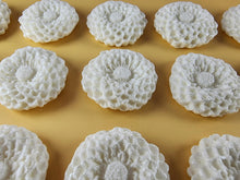 15 x Edible 3D Large Dahlia flowers, icing toppers, cake cupcakes decorations T078