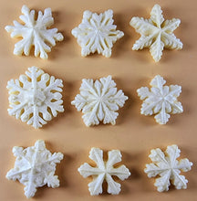9 x Edible 3D 30mm Snowflakes Snow icing toppers, cake cupcakes decorations T063