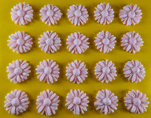 20 x Edible 3D 20mm daisies daisy flowers icing toppers, cake cupcakes decorations T016