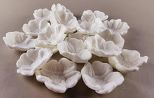 20 x Edible 3D 25mm Buttercup flowers icing toppers, cake cupcakes decorations T045