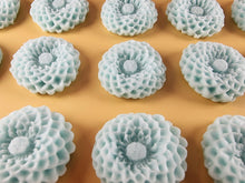 15 x Edible 3D Large Dahlia flowers, icing toppers, cake cupcakes decorations T078
