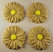 4 x Edible 3D 70mm Large Daisy Flowers icing toppers, cake cupcakes T122