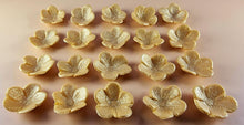 20 x Edible 3D 25mm Cherry Blossoms Flowers, icing toppers, cake cupcakes decorations T069