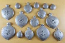 15 x Edible 3D 50mm Christmas Baubles, icing toppers, cake cupcakes decorations T091
