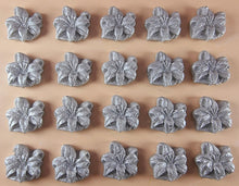 20 x Edible 3D 20mm flower flowers icing toppers, cake cupcakes decorations T022