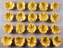 20 x Edible 3D 25mm Buttercup flowers icing toppers, cake cupcakes decorations T045