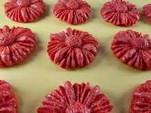 12 x Edible 3D 35mm Daisies, Daisy Flowers, icing toppers, cake cupcakes decorations T081
