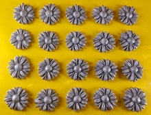 20 x Edible 3D 20mm daisies daisy flowers icing toppers, cake cupcakes decorations T016