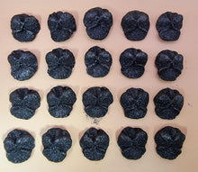 20 x Edible 3D 30mm violets violet flowers icing toppers, cake cupcakes decorations T003