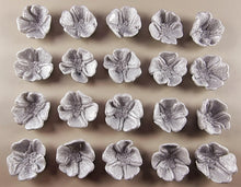 20 x Edible 3D 25mm Buttercup flowers icing toppers, cake cupcakes decorations T045