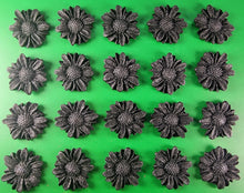 20 x Edible 3D 30mm daisies daisy flowers icing toppers, cake cupcakes decorations T015