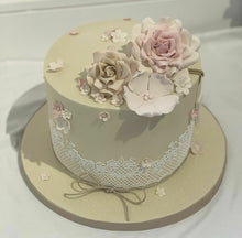 1 x Simply Heaven Edible Ready Made Cake Lace 47 colours made from mat 84 *